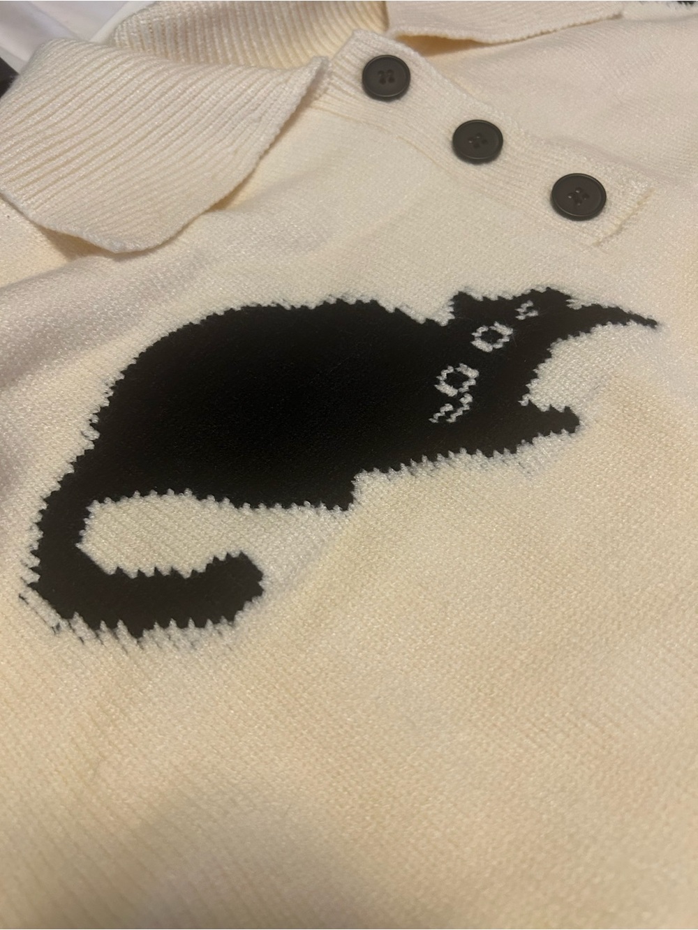 Knit Long Sleeve Polo with Cat Design - Picture 3 of 4